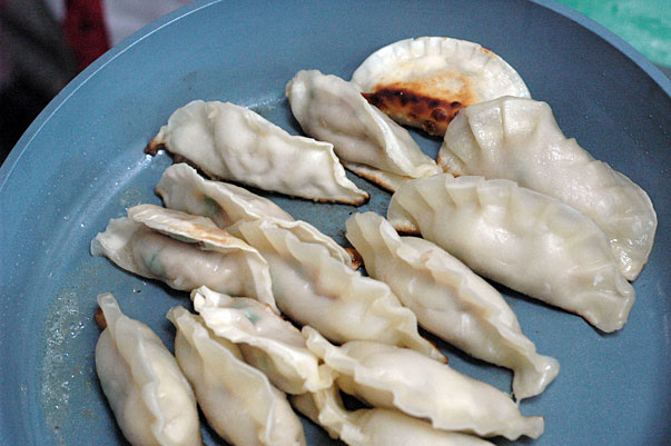 making pot stickers