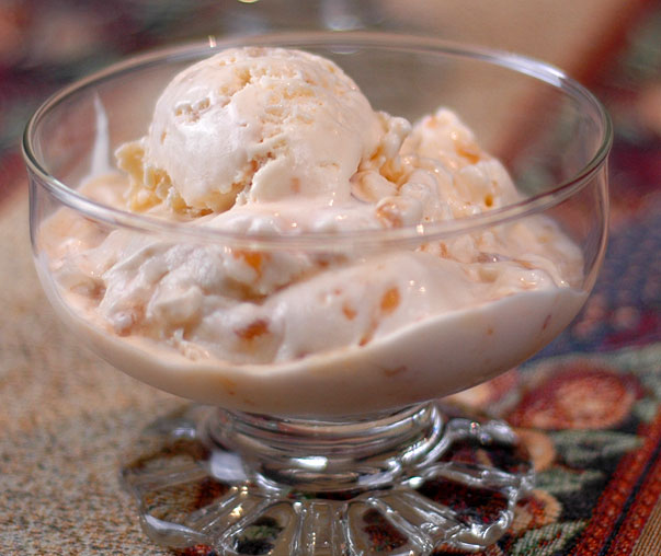 macadamia toffee crunch ice cream