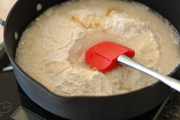 making one pan pizza