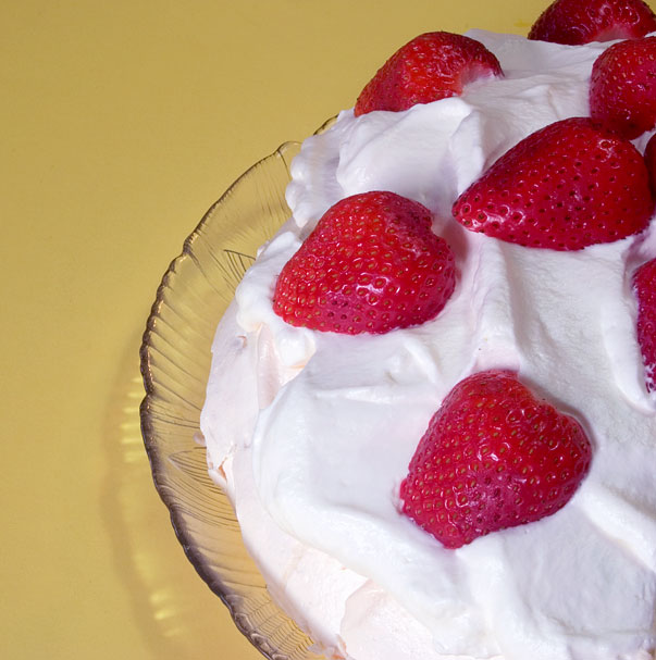 pavlova with strawberries