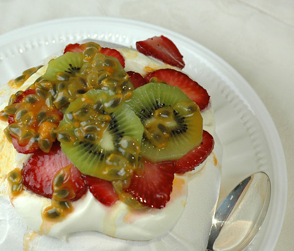 Soft Meringues with Fruit and Cream