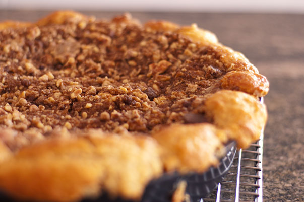 coffee cake with streusel topping