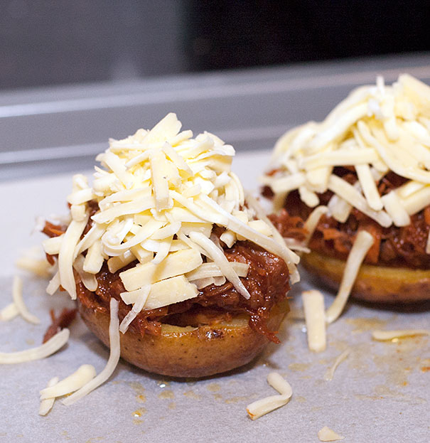 How to make a bbq stuffed baked potato