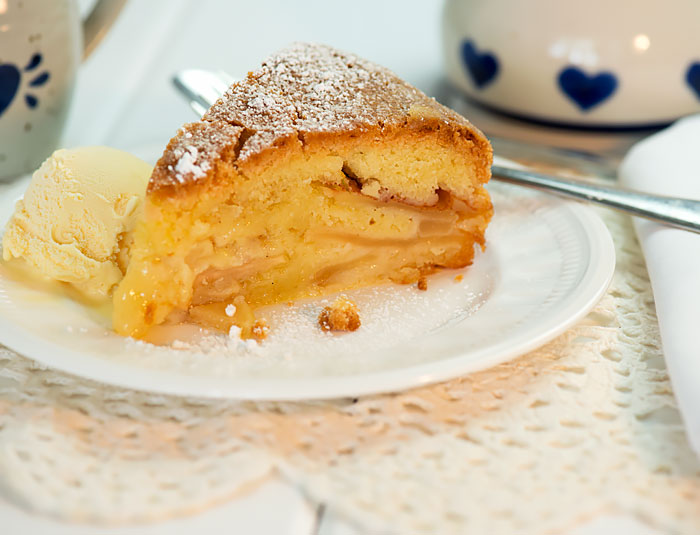 Apple Pie Cake