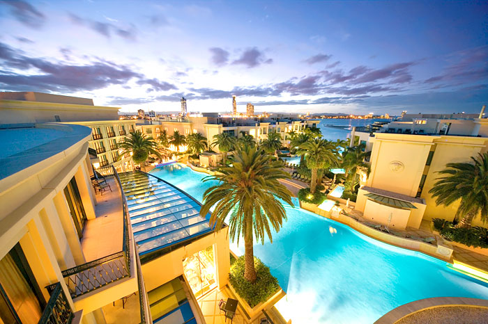 pool at Palazzo Versace