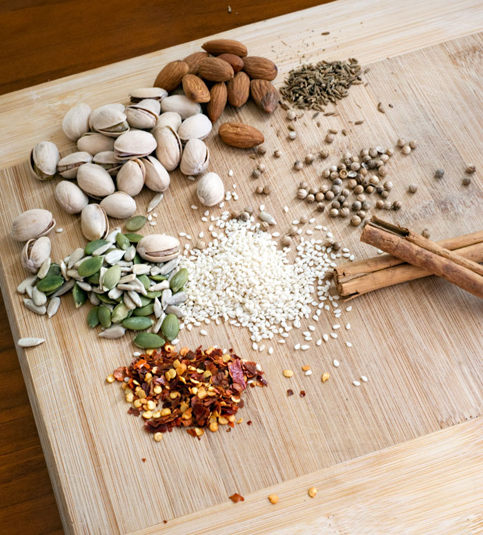 Pistachios_coriander_cinnamon_sesameseeds