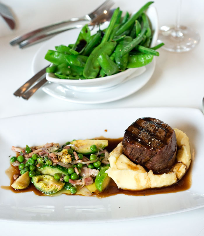 Fillet steak, mashed potatoes and mixed vegetables