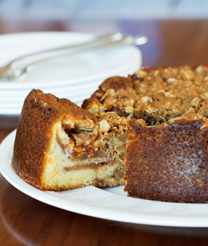 Apple Crisp Cake