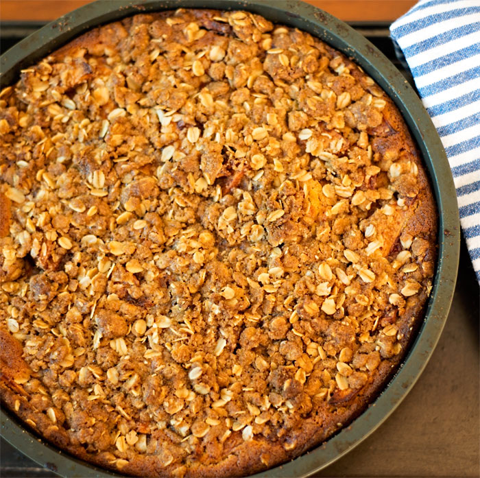 Apple Crisp Cake